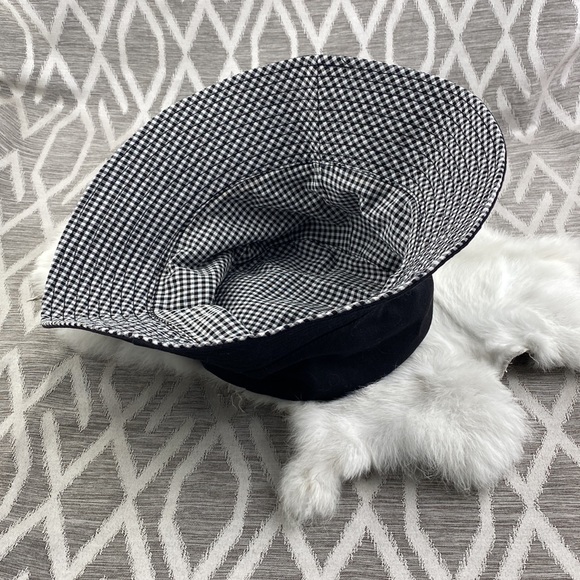 Reversible Bucket Hat Black & White Pattern and Solid Black - Picture 3 of 3
